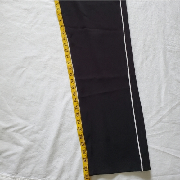 🍋Like New Lululemon On The Right Track Pant - Picture 15 of 15